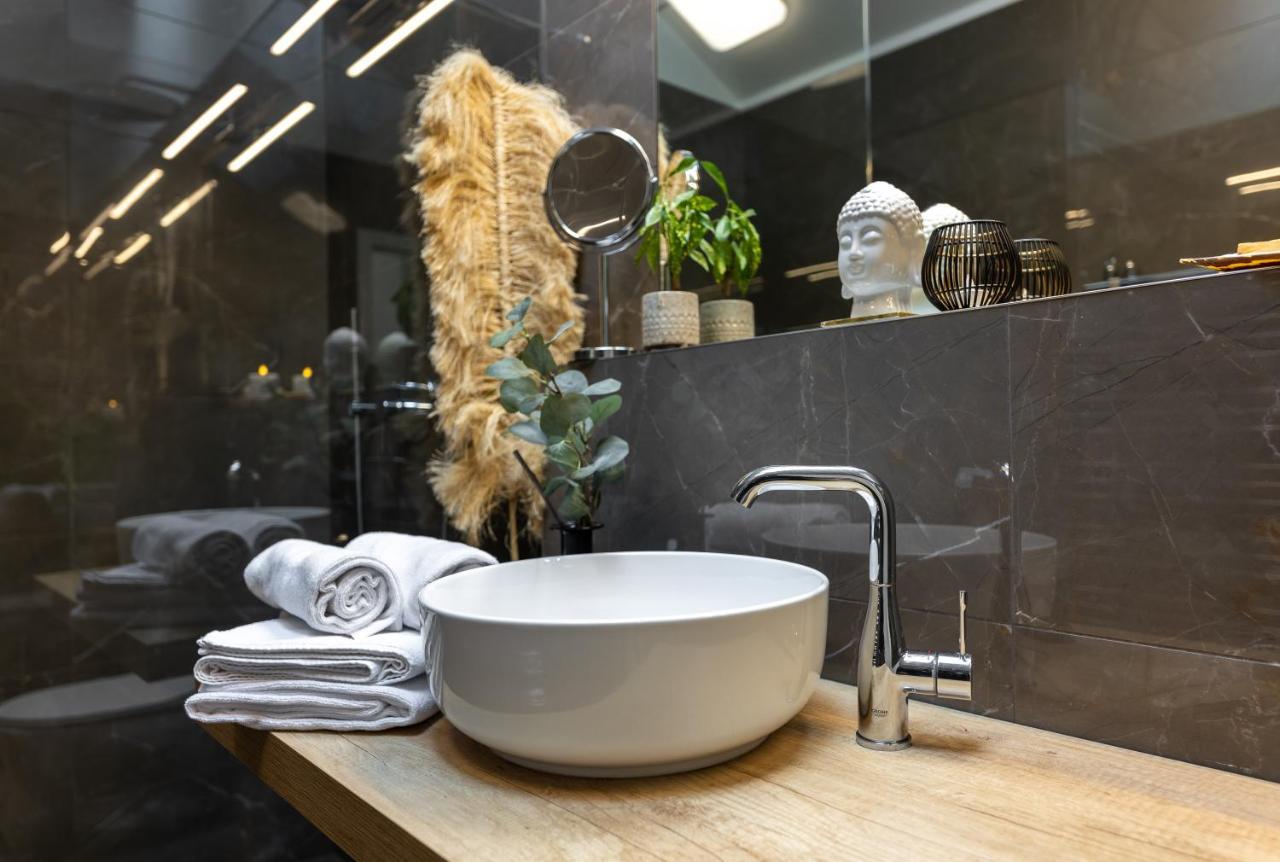 Luxurious, Charming Studio Perfect For Couples Prag Exterior foto