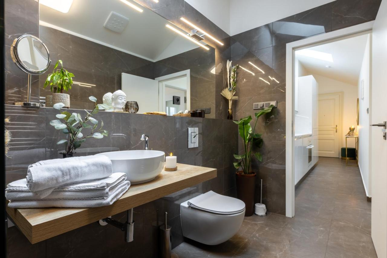 Luxurious, Charming Studio Perfect For Couples Prag Exterior foto