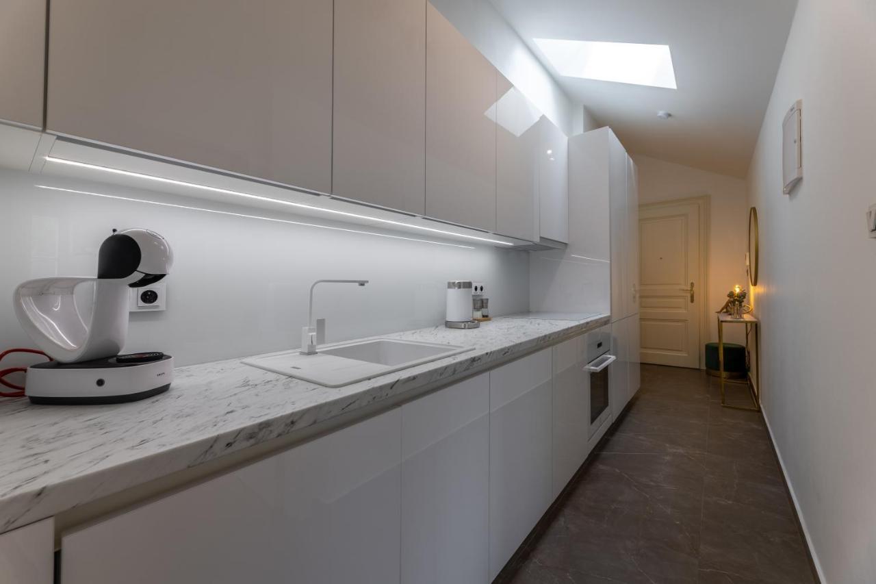 Luxurious, Charming Studio Perfect For Couples Prag Exterior foto