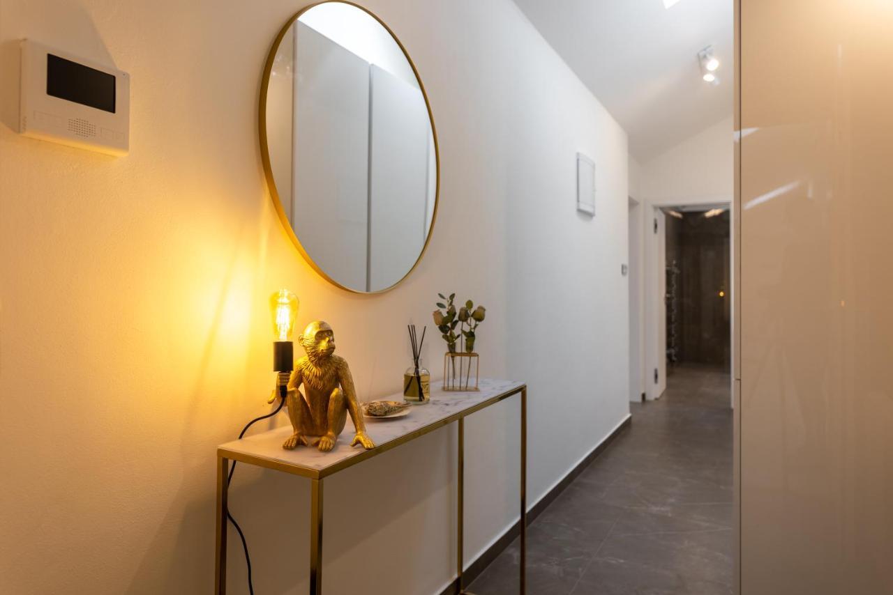 Luxurious, Charming Studio Perfect For Couples Prag Exterior foto